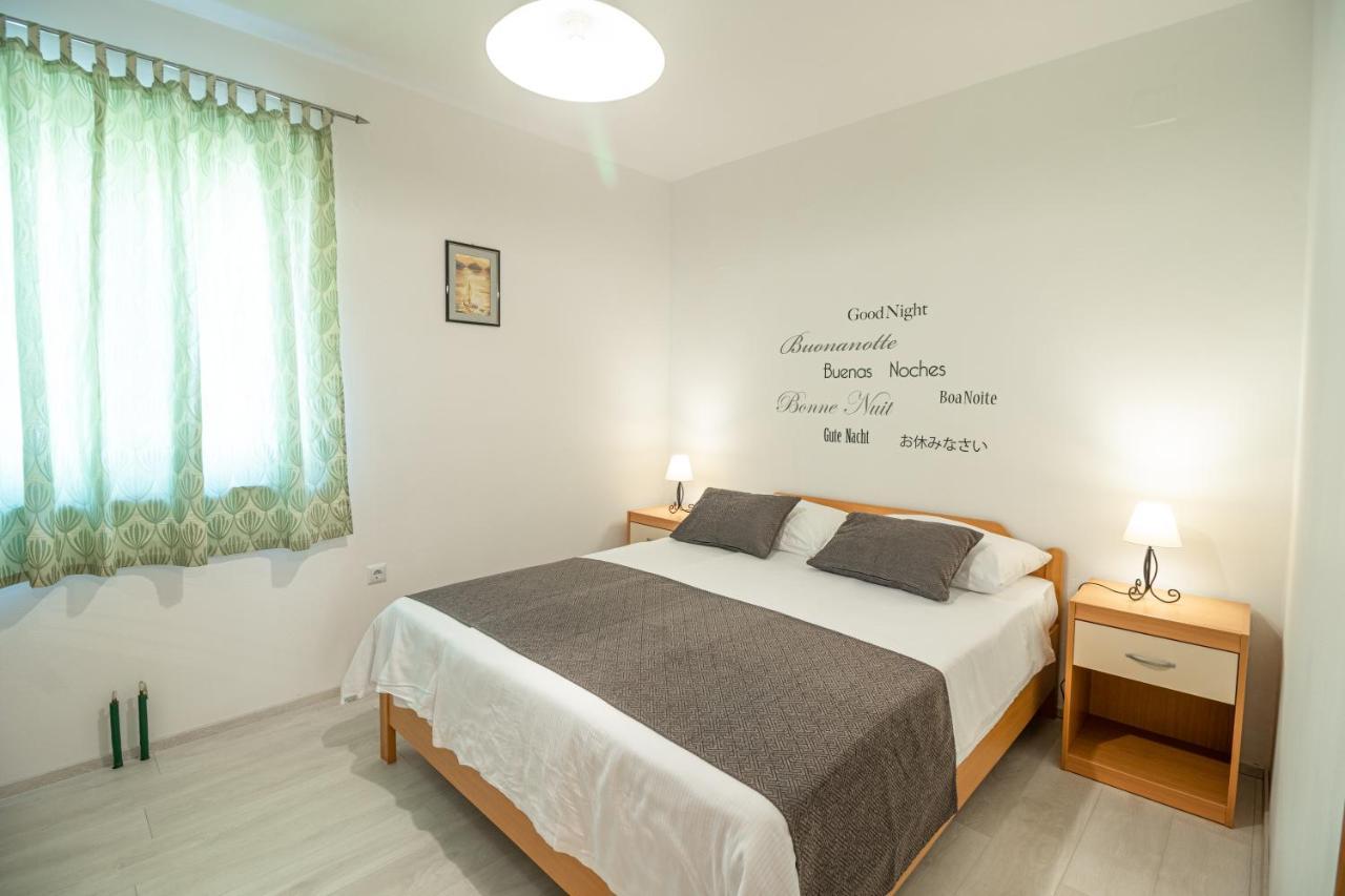 Apartments Gracia バスカ エクステリア 写真