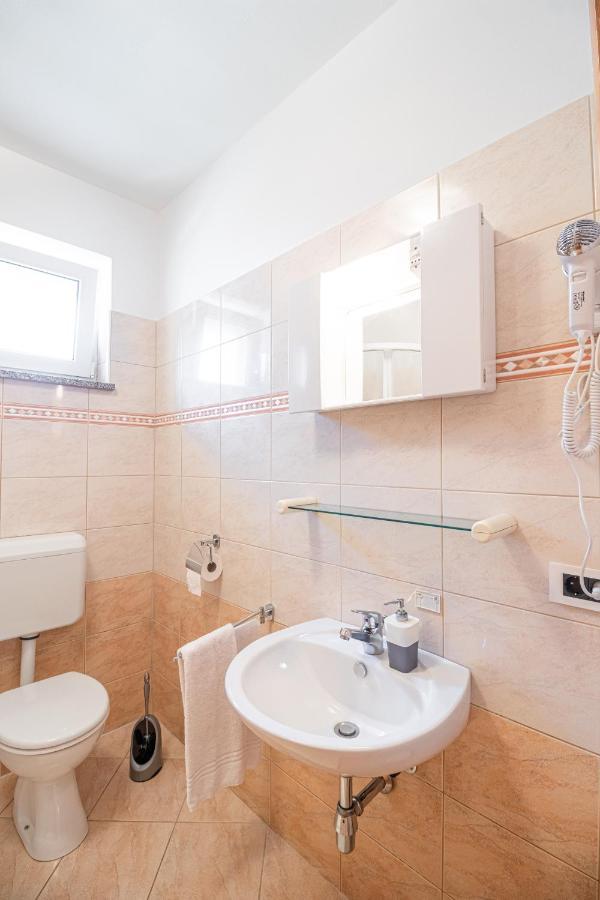 Apartments Gracia バスカ エクステリア 写真